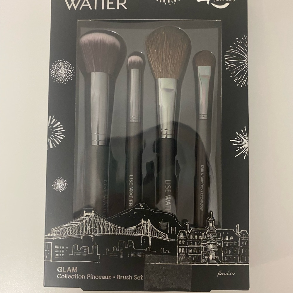 Lise Watier Glam Brush Set (New, box bent)